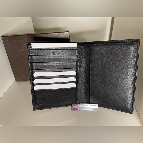 Gucci - Micro Guccissima Logo Leather Passport Black Wallet Like New in Box - Picture 2 of 7